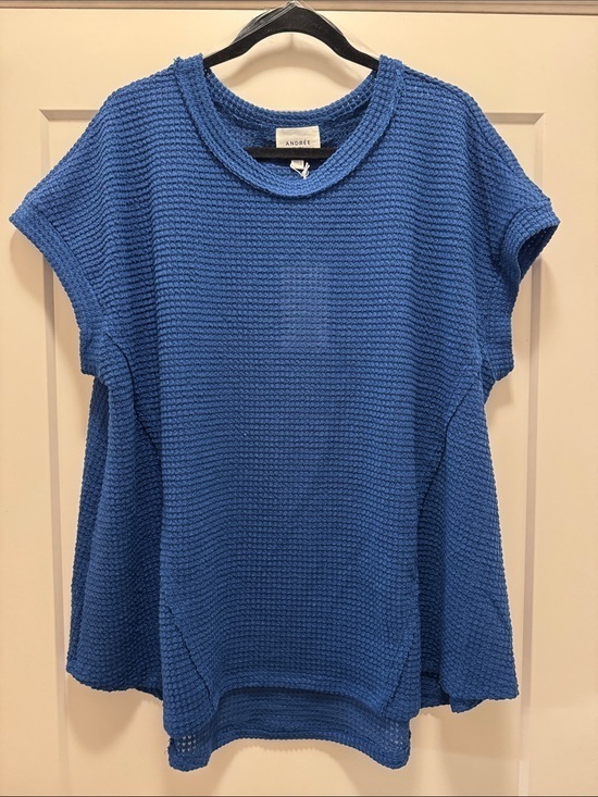 ANDREE BY UNIT Tops - 🆕 ANDREE BY UNIT Blue Textured Short Sleeve Tunic Top. M/L. NWT!🔥